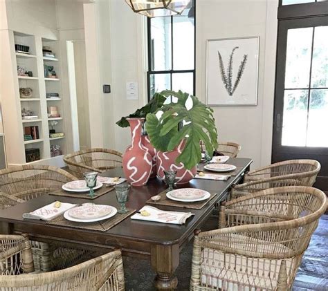 Create your ideal dining room at bassett furniture and always be ready to bring to life the most amazing meals and experiences for your family and friends. Incredible Coastal Dining Room 01 | Coastal dining room ...