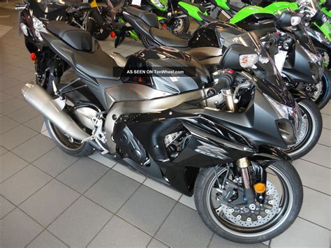 The bike could easily become street legal with a few added lights and mirrors. 2011 Suzuki Gsx - R1000 Gsx - R1000l1 1000cc Sport Bike Gsxr