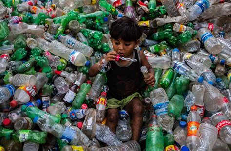 Planet Plastik Die Welt Erstickt Am Plastikmüll Panorama