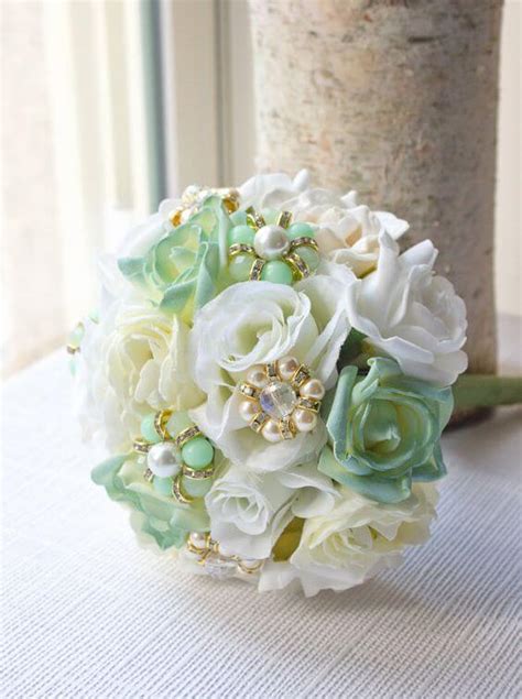 Brilliant Mint And Gold Spring Wedding Color Ideas For