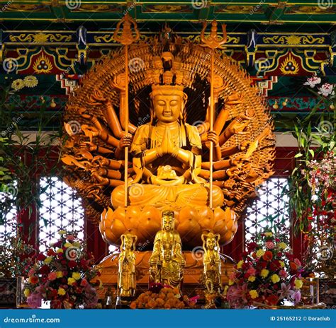 Thousand Hands Wooden Buddha In Chinese Temple Stock Photography