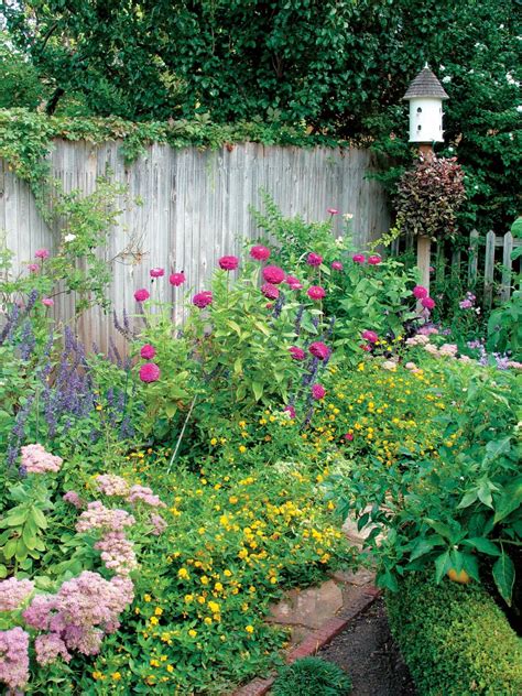 Pollinator Gardens A Trend That Puts Some Buzz In Your Landscape The