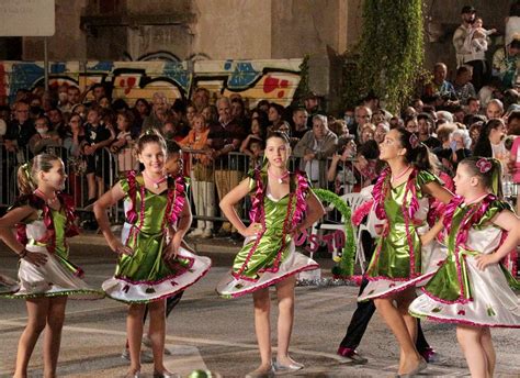 Marchas Populares Voltaram A Abrilhantar Almada Olhares De Lisboa