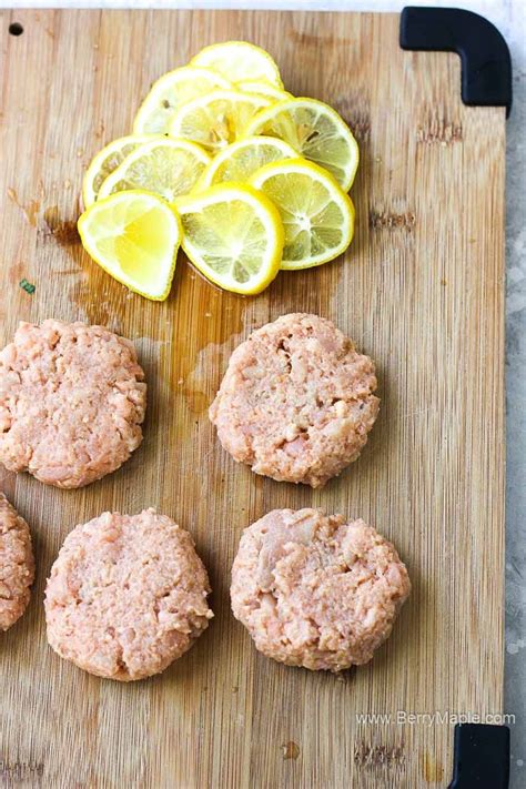 Traditional salmon cakes are normally made with breadcrumbs but i replaced the breadcrumbs with cooked quinoa. Try this Air fryer salmon cakes, so delicious and healthy! Keto, paleo, whole30 and low carb ...