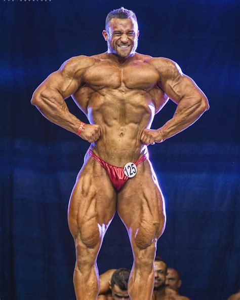 Russian Muscle Hunk Alexey Kuznetsov