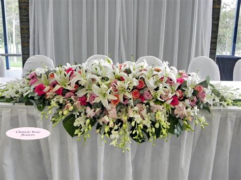 Everyone dreams of their fairytale you should also factor in additional areas for wedding flower arrangements, such as the buffet table, the high table for the bride and group, hors. Mostweddingflowerideas.com