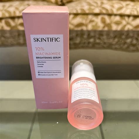 Skintific Serum Niacinamide 10 Brightening Whitening Glowing Skin On