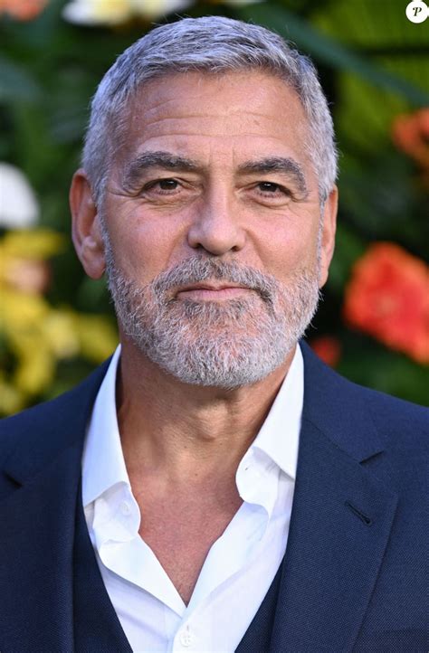 George Clooney Lors De La Première Mondiale Du Film Ticket To Paradise
