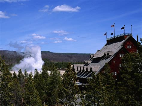 Old Faithful Inn Yellowstone National Park Wyoming Hotel Review