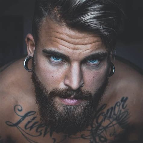 Uffff 🥰🥰🥰 Hombres Tatuados Barbudos Hombres Sexys Tatuados Hombres Tatuados