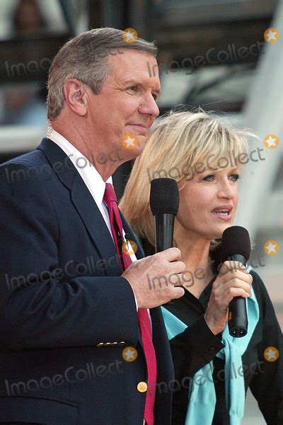 photos and pictures charles gibson and diane sawyer on abc s good morning america s 2004