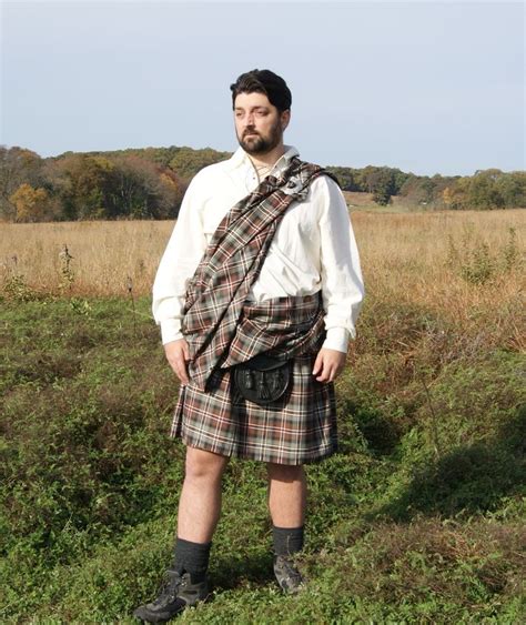 Great Kilt 11 Oz Wool In 2020 Great Kilt Scottish Clothing Kilts