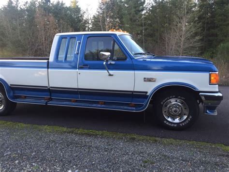 The regular cab seats three people, for example, while the supercrew and supercab each seat five or six people. ford f150 f350 460 ext cab long bed 52k low original miles ...