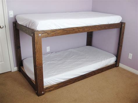 Simple bunk beds are given a totally new style just by the mere addition of open storage with beautiful tropical prints as the backdrop. Minimalist Bunk Bed: 17 Steps (with Pictures)
