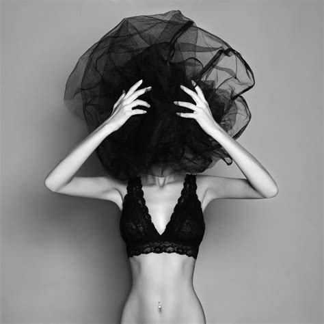 图片素材 黑纱下的裸体女人模特 jpg格式 未来素材下载