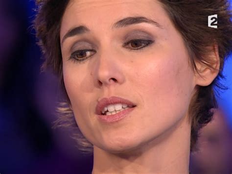 Onpc Le Témoignage Poignant Deglantine Eméyé Sur Son Fils Autiste Vidéo Closer