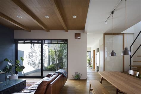 抽象 動物・野生生物 芸術 背景・テクスチャ 美容・ファッション 建物・都市 ビジネス・金融 有名人 エディトリアル 教育 食べ物・飲み物 ヘルスケア・医療 祝祭日・. CASE 337 | アトリエのある家 白い塗り壁と黒い金属サイディング ...