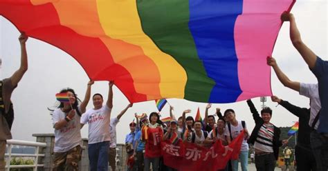 dispatches swimming against the lgbt tide in china human rights watch