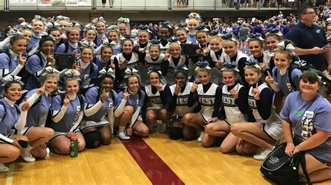 Lees Summit Cheerleaders Take Awards At The Regional Cheerleading