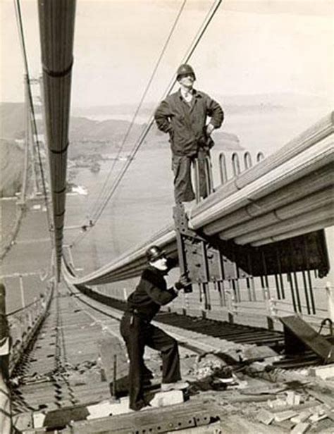 39 Rarely Seen Vintage Photos Of The Golden Gate Bridge Under