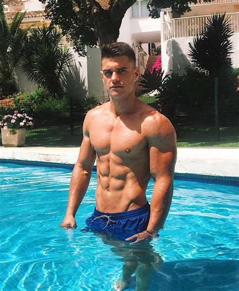 Hot Fit Wet Guys Pool Fit Body Abs