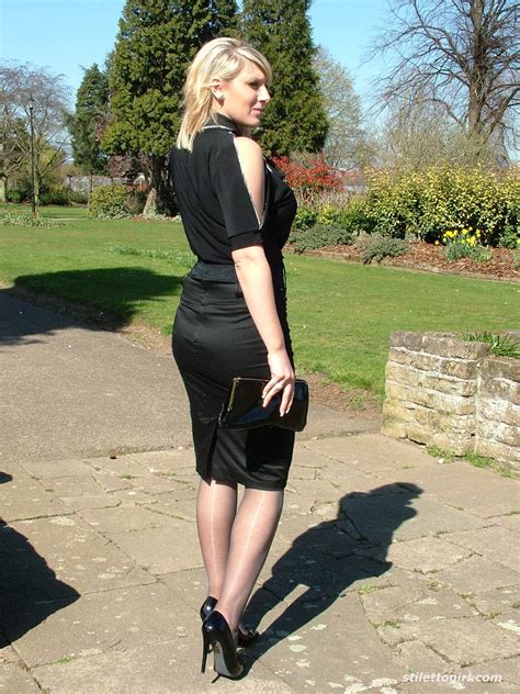Office Girl In Heels And Stockings Pic 4 Of Gorgeous Blonde Milf Wearing A Pretty Black Blouse