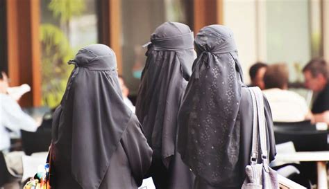 Muslim Women Speak Up On Why They Wear The Hijab Islam Faith