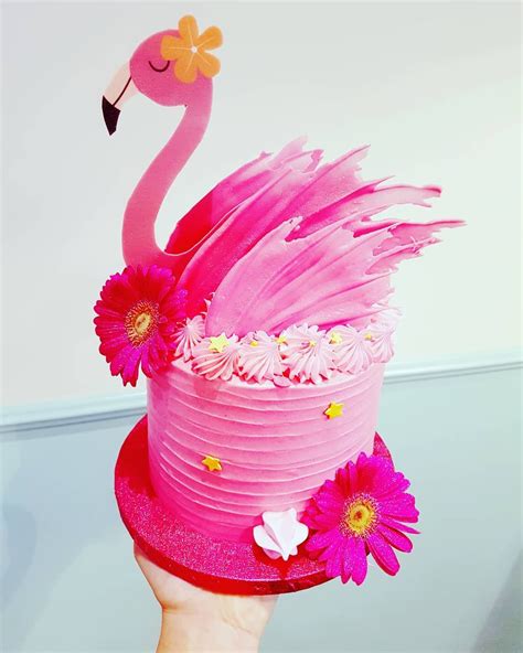 2 in a medium bowl, whisk flour, 1/2 cup strawberry powder, baking powder, and salt. Flamingo Cake | recipes in 2019 | Flamingo cake, Cupcake ...
