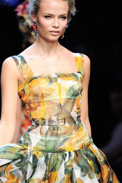 Dolce And Gabbana Spring 2012 Ready To Wear Fashion Show Blumenkleid