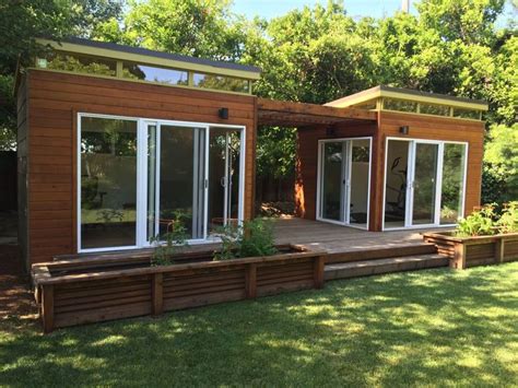 Over the years, i've built a few log structures and along the way, timber framing got into my blood. The Twin Studios | Backyard office, Modern shed, House design