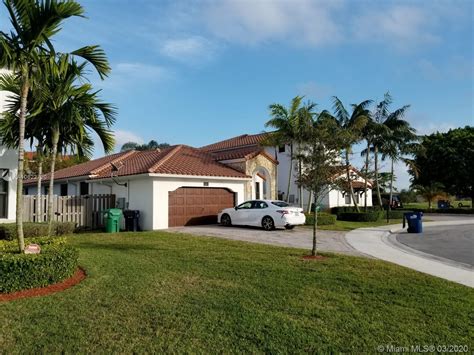 Casa En Venta En 827 Nw 104th Ave Miami Fl 33172