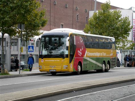 Die mitarbeiter beenden ihre pause. MAN Lion's Coach im Auftrag der Firma Flixbus nach ...