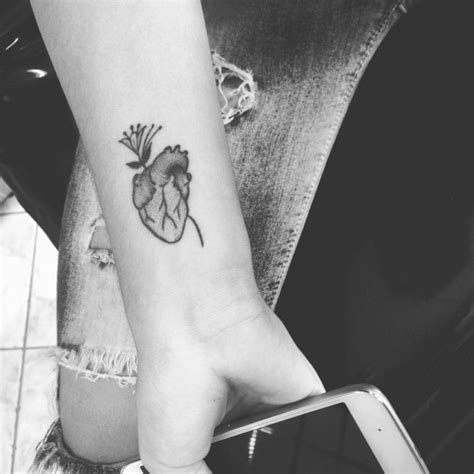 40 Redefine Your Fashion Statement With Passionate Heart Tattoos Ideas