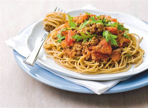 Spaghetti Met Tomatensaus En Rucola Recept Allerhande Albert Heijn