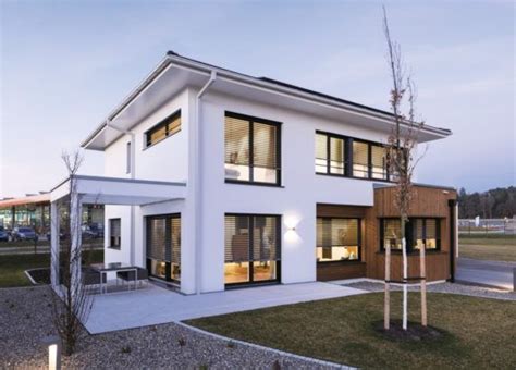 Es gibt viele beweggründe um hier die fertighaus firma zu bewerten mit der man sein haus gebaut hat. Moderne Stadtvilla Günzburg - WeberHaus | HausbauDirekt ...