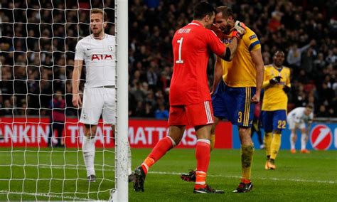 Maybe you would like to learn more about one of these? Carragher elogia Chiellini: 'Mi ha fatto saltare dal posto ...