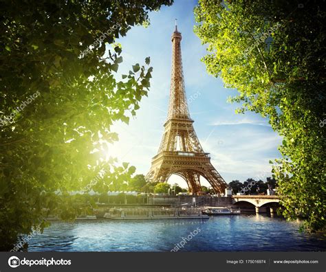 For noen av kategoriene finnes det flere bilder. Eiffelturm in Paris, Frankreich - Stockfotografie ...