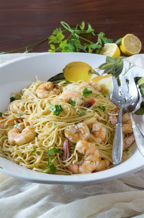 Try this recipe for the best shrimp scampi! Shrimp Scampi Recipe - Best Easy Shrimp Scampi Recipe