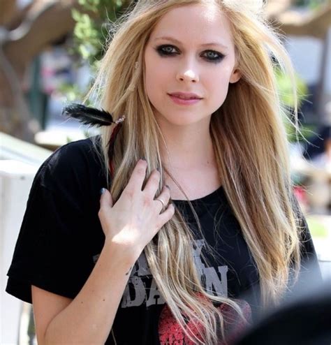️ Avril Lavigne Girl Crushes Genetics Simply Beautiful Role Models