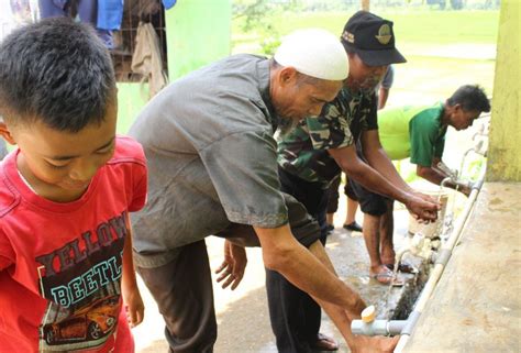Demikian ulasan tentang gaji umr sukabumi dari gajikaryawan.com. CSR: SCG Bangun Sarana Air Bersih di Sukabumi - Iconomics