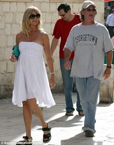 Goldie Hawn And Kurt Russell Prove Their 25 Year Romance Is Still Going Strong On Holiday In