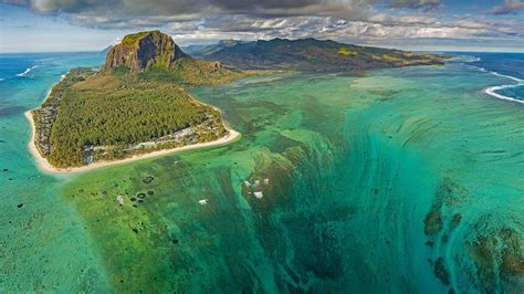 How An Underwater Waterfall Came To Exist On Mauritius Big Think