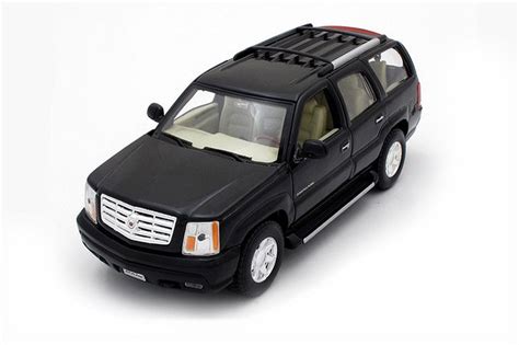 2002 Cadillac Escalade Diecast Model 124 White Welly 22412wh Diecast