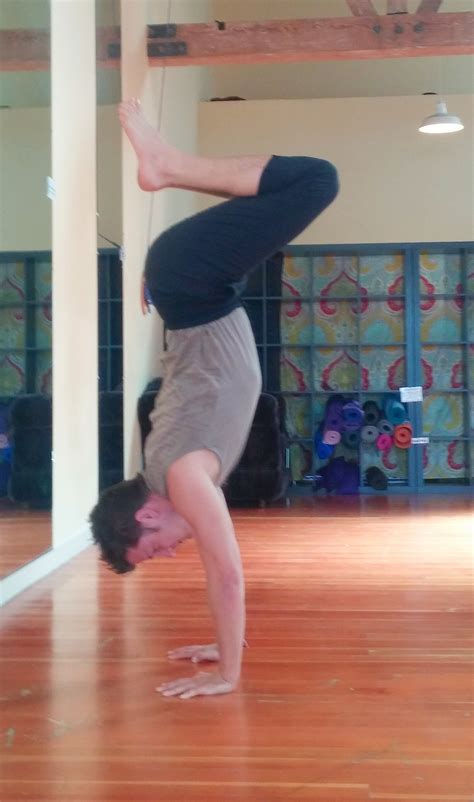 10 Ways To Practice Handstand Zach Beach