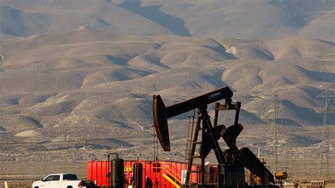 Exxon And Chevron Trailing In Us Fracking Boom