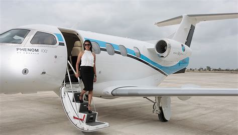 And some of them are pretty expensive private jets that only the richest people in the world can afford, equipped with top of the line specs, long range, and luxury details that we can only dream of. A private jet to claim the skies