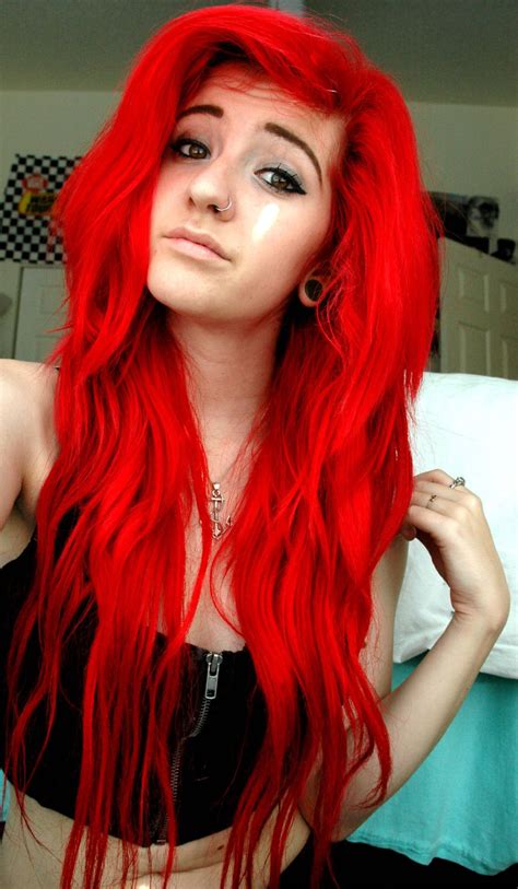 Bright Red Dyed Hair ɦaɨʀ ċօʟօʀsstʏʟɛs Bright Red Hair Red Hair