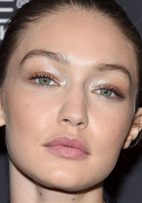 Close Up Of Gigi Hadid At A 2018 Maybelline X V Magazine Party Gigi