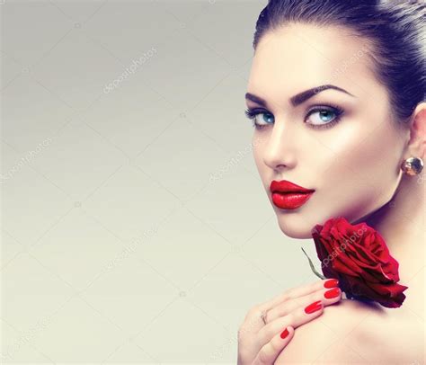 Beauty Fashion Model Woman Face Stock Photo By ©subbotina 100198796