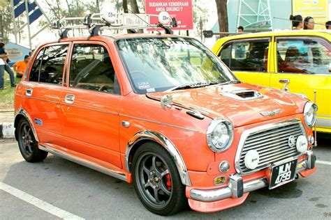 Perusahaan otomobil kedua sendirian berhad, also known to malaysians as perodua is malaysia's largest automobile manufacturer closely followed by proton. PERJALANANKU: Daihatsu Mira Gino @ Perodua Kelisa